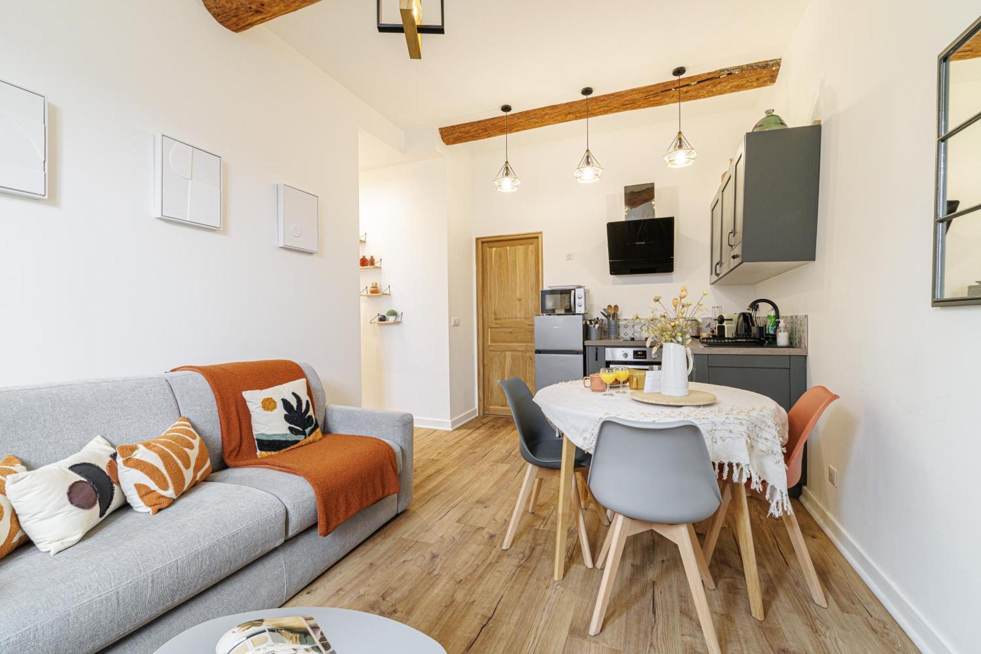 Апартаменты Old Town Antibes Superb New Flat, For 3, Ac, Wi-Fi Экстерьер фото