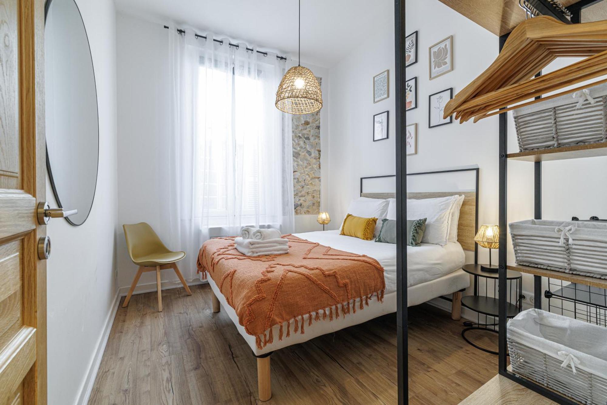 Апартаменты Old Town Antibes Superb New Flat, For 3, Ac, Wi-Fi Экстерьер фото