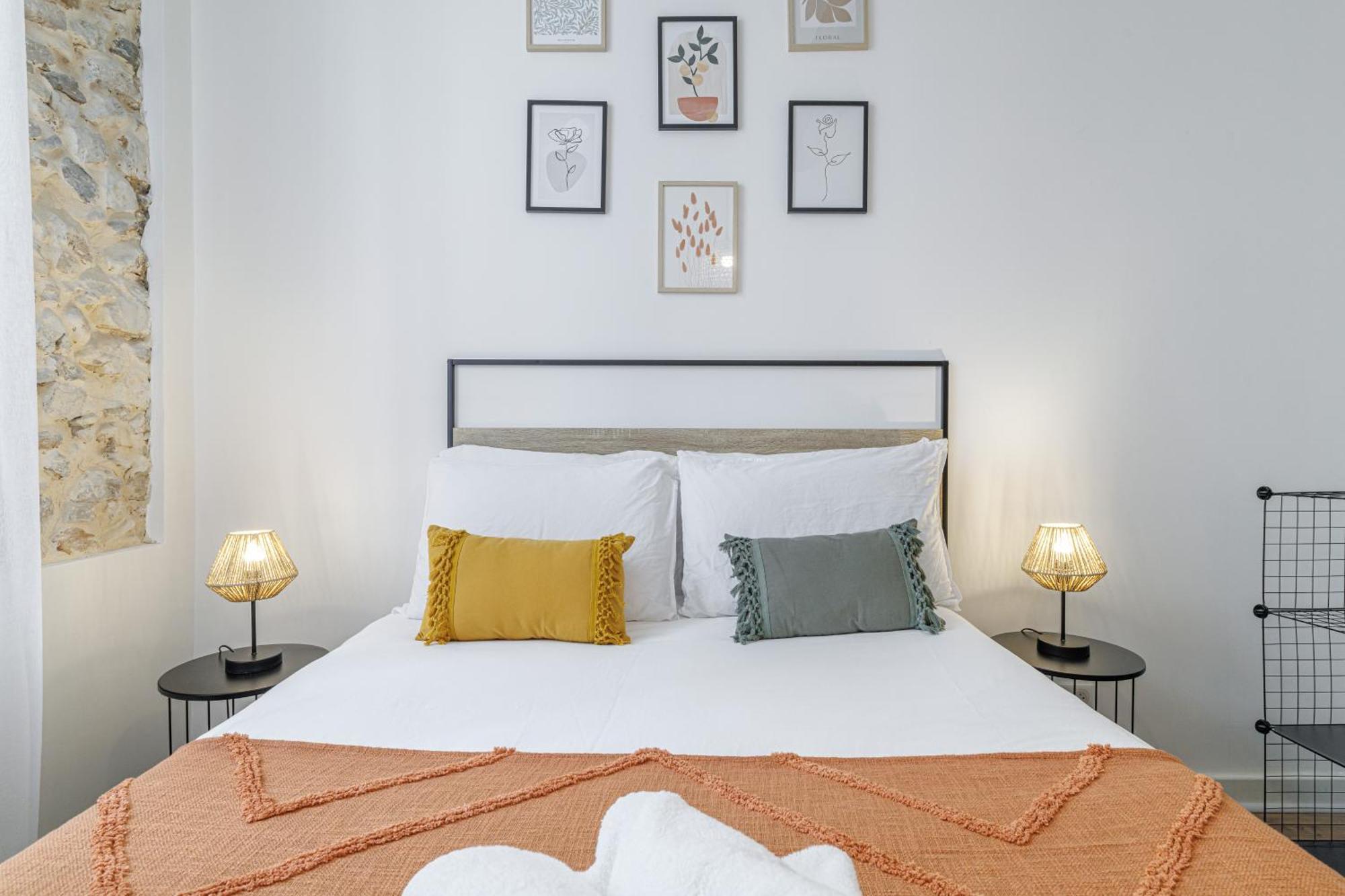 Апартаменты Old Town Antibes Superb New Flat, For 3, Ac, Wi-Fi Экстерьер фото