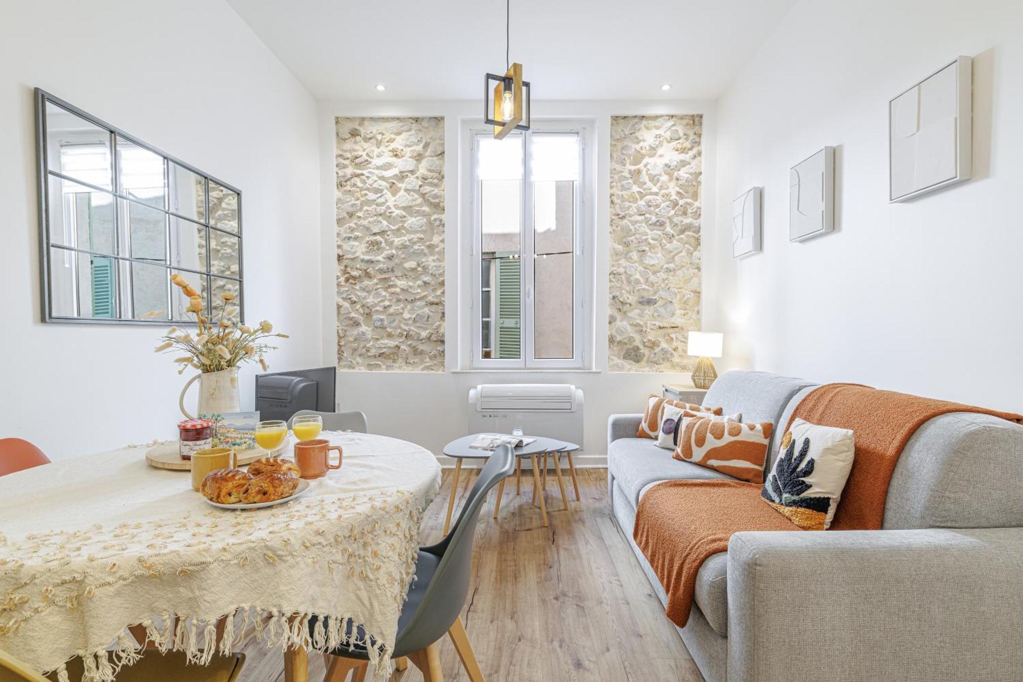 Апартаменты Old Town Antibes Superb New Flat, For 3, Ac, Wi-Fi Экстерьер фото